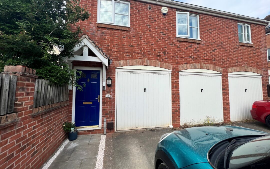 Burns Close, Stratford-Upon-Avon, CV37 7LN